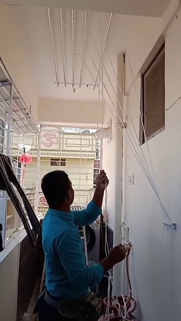 Ceiling cloth hanger. смотреть онлайн