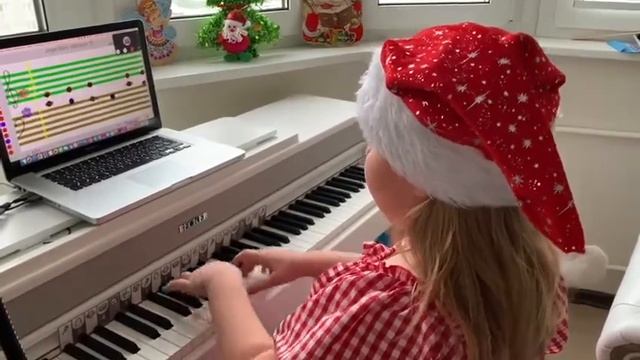 Milana. «Jingle Bells» 3-я вариация на 4 презентации смотреть онлайн