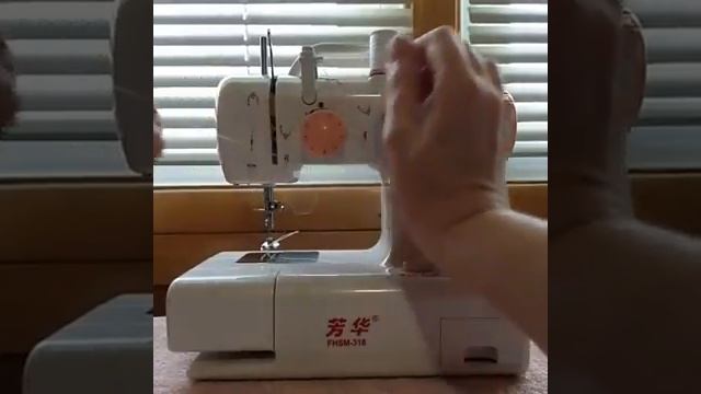 How to Thread the FHSM-318 Mini Sewing Machine смотреть онлайн