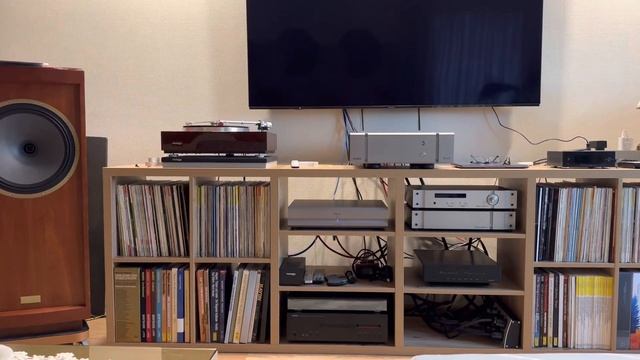 Pass Labs system with Tannoy Glenair 15 speakers смотреть онлайн
