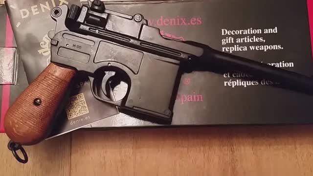 Пистолет Маузер C96 с деревянными накладками, Denix Replica M-1024