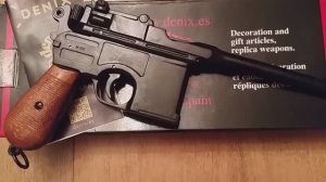 Пистолет Маузер C96 с деревянными накладками, Denix replica M-1024