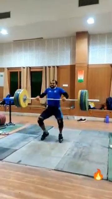 130 kg clean and jerk 2+1 training video#weightlifting#IND смотреть онлайн