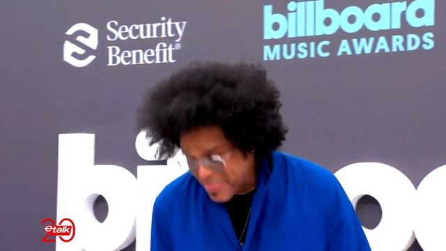 ETALK IS LIVE FROM THE BILLBOARD MUSIC AWARDS RED CARPET - EDIT BY JOEL FURTNEY смотреть онлайн