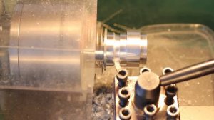 Отрезание детали на токарном станке