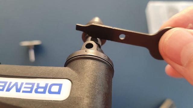 Dremel 8260 With 575 Right Angle Attachment - There Is No Shaft Runout