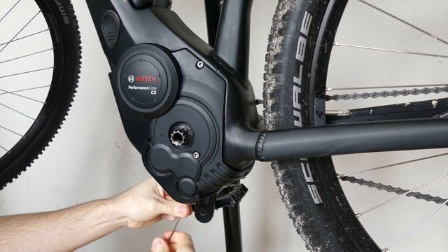 Cube Bosch CX 2018/2019 Motor öffnen / Verkleidung entfernen смотреть онлайн