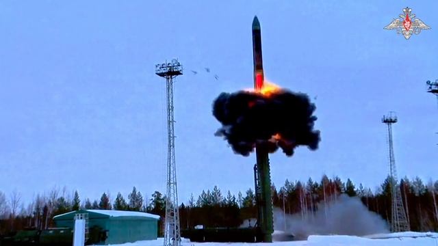 Россия провела учебно-боевой пуск ракеты "Ярс" смотреть онлайн