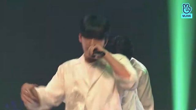 Stray Kids - Easy (Live Performance) VLIVE