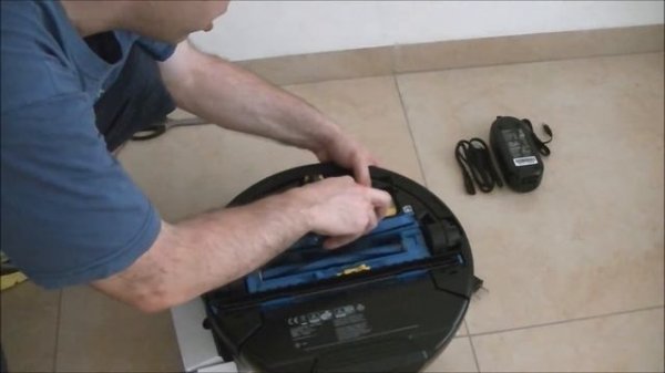IRobot Scooba 450 inserting or replacing the battery tutorial