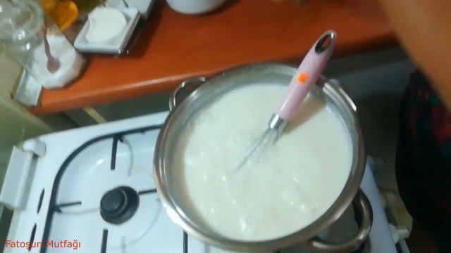 Sütlaç tarifi | sütlaç nasıl yapılır | sütlaç yapımı | sütlü tatlı tarifleri смотреть онлайн