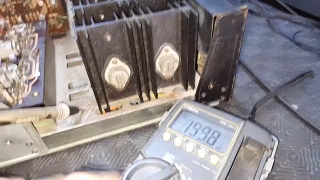 Inside The Victor MCA -V9 4channel Integrated Amplifier