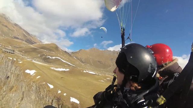 048015 3p 2 gudauri paragliding полет гудаури skyatlantida com بالمظلات، جورجيا بالمظلات смотреть онлайн