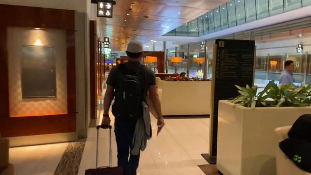 Emirates Business Class lounge - Dubai (DBX) International Airport ’B’ Terminal смотреть онлайн