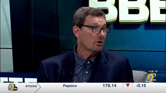 Better Business Bureau breaks down scam targeting people trying to get a pet смотреть онлайн