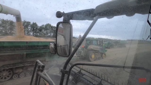 510 Bushel CLAAS 8700 Terra Trac LEXION Combine