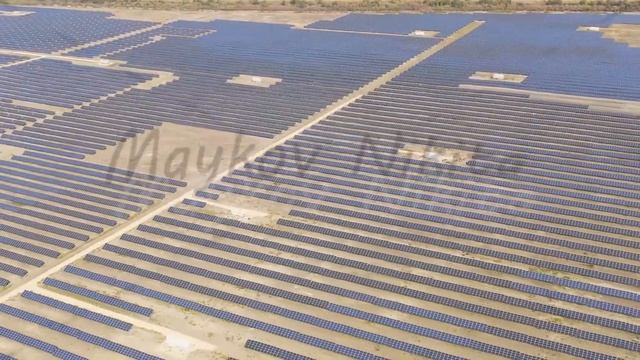 Russia, Stavropol Territory. Solar power plant on a clear sunny day, Aerial View Hyperlapse смотреть онлайн