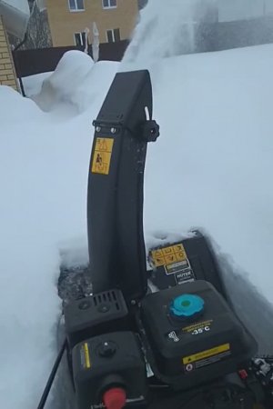 Настраиваем снегоуборщик - забивается, не кидает снег.