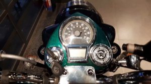 Royal Enfield Classic 350 VS Bajaj Dominar 400 || Royal Enfield VS Bajaj