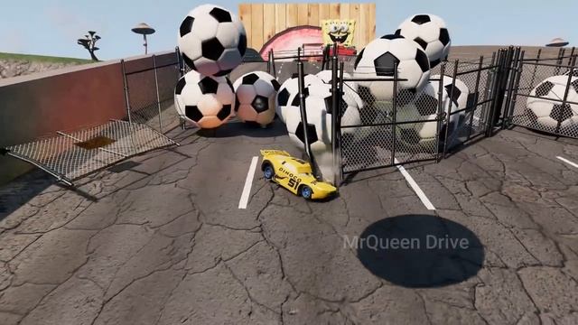 Большой и маленький грузовик-бульдозер Молния Маккуин против поезда Томаса | BeamNG.Drive смотреть онлайн