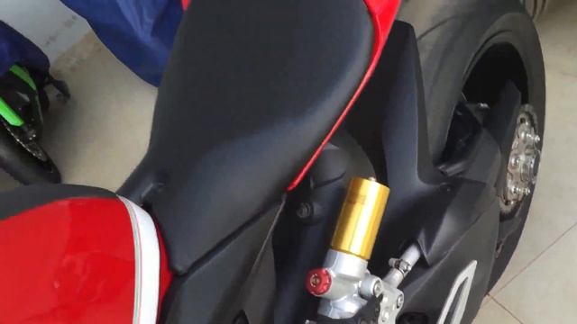 Ducati Panigale 1199 - RF Racing Comparacao S1000RR ZX10R смотреть онлайн