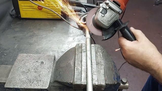 Simple Homemade Metal Bender смотреть онлайн