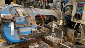 Резка металла на ленточной пиле