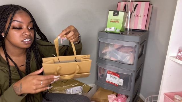 ENTREPRENEUR LIFE EP. 1 | Starting A Business + Packing My First Orders 😱🛍