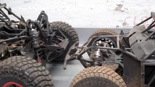 Losi Super Rock Rey - Super Baja Rey - comparison смотреть онлайн
