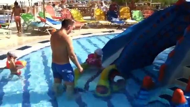 Аня купается 2 смотреть онлайн