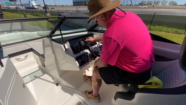 SeaRay 21SPX OB walkthrough at MarineMax Orlando смотреть онлайн