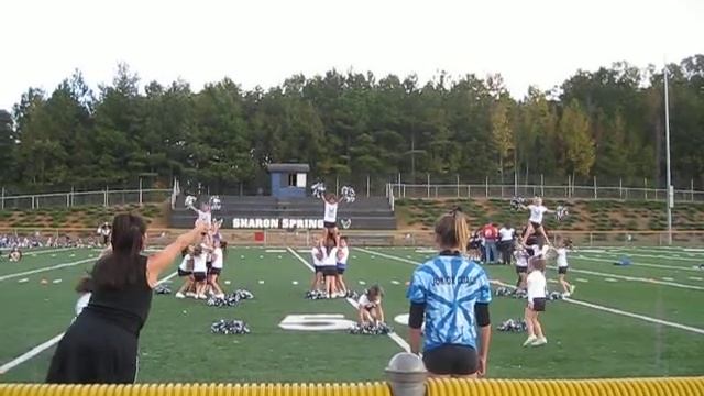 Sharon Springs 2009 Pep Rally cheerleaders coached by Toni Crawford смотреть онлайн