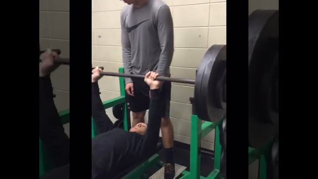 285 Lb. bench press @175 смотреть онлайн