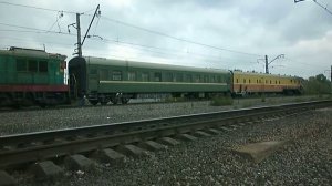 Тепловоз ЧМЭ3-5995 с вагоном и путевой машиной ПМС-208