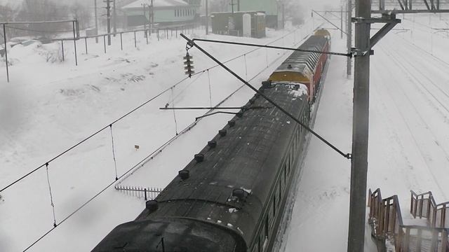 2ТЭ10м-2093 с СМ2 на ст. Трофимовский-1 смотреть онлайн