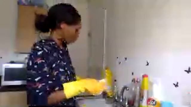 Gas masks . . . Fetish, Fantasy or Functional? Housework Chores & Chat #Marigolds #GasMasks #Chat смотреть онлайн