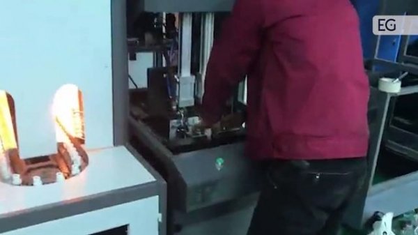 Полуавтоматическая машина для выдува ПЭТ бутылок TS-B-IIc