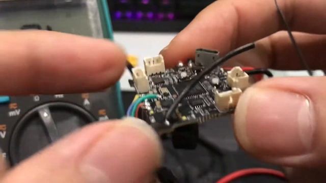 SPI receiver antenna on Crazybee V2 Pro is connected to the ground смотреть онлайн