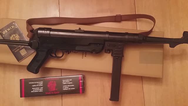Автомат Шмайсер МП-40 с ремнем ММГ (Schmeisser MP40, Germany 1940) Denix replica 1111/C смотреть онлайн