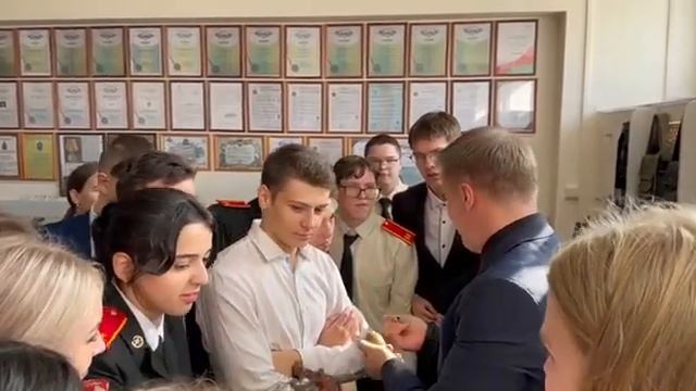 Провел для учащихся кадетской школы урок дополнительного военного образования. смотреть онлайн