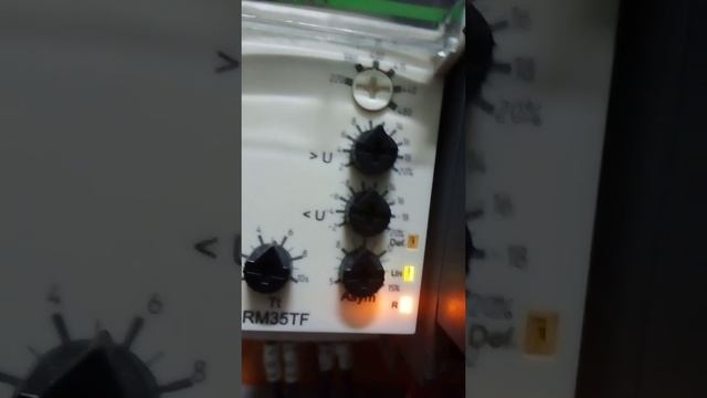 voltage sensing Relay (RM35TF) смотреть онлайн