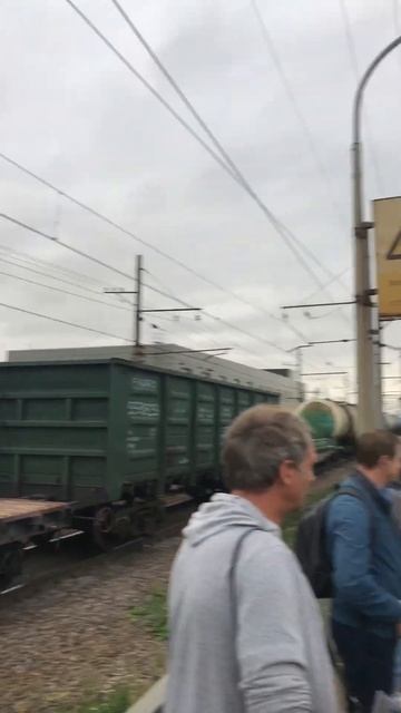 Минутка транспортного коллапса,«час-пик» на станции «Ленинский Проспект», СПб, два товарных сразу! смотреть онлайн