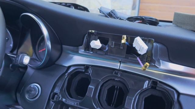 Mercedes GLC Coupe Cambio de pantalla 12,3 en español смотреть онлайн