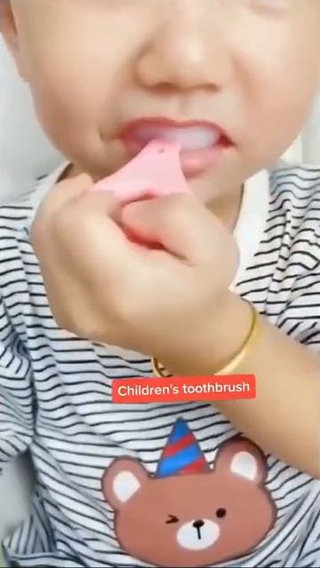 U-образная зубная щетка для детей #shorts смотреть онлайн