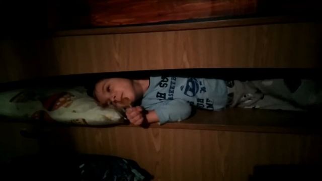Ребенок боится высоты😂😂😂 смотреть онлайн