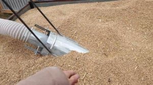 Зернодробилка Шмель от ВОМ трактора. Регулеровка эжектором подачи зерна.