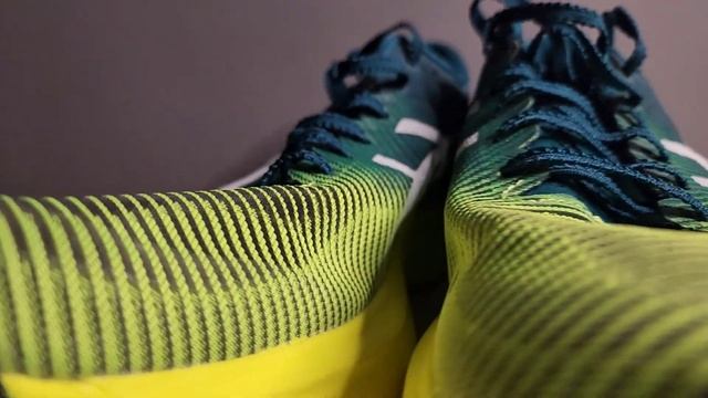 Asics Metaspeed Edge+ (First Run) Sepatu Lari Super Kencang смотреть онлайн