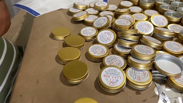 I launched my candle business Package my first large sample order with me! смотреть онлайн