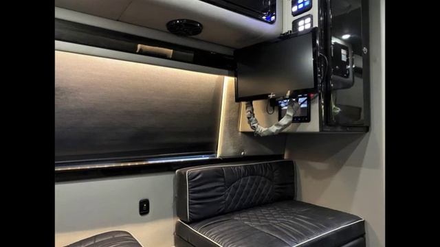 2018 Chinook Countryside MB2 Mercedes Turbo Diesel Power Rear Lounge 5K Miles смотреть онлайн