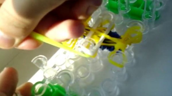 Фигурка из Резинок "Миньон" на станке.